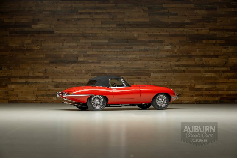 
								1963 Jaguar Series 1 E-Type Roadster full									