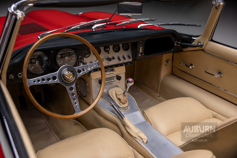 
								1963 Jaguar Series 1 E-Type Roadster full									