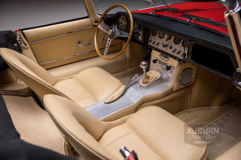 
								1963 Jaguar Series 1 E-Type Roadster full									