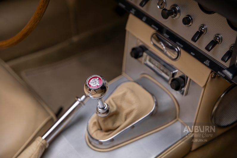 
								1963 Jaguar Series 1 E-Type Roadster full									