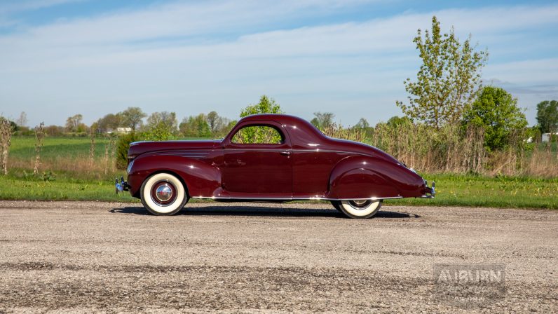 
								1939 Lincoln Zephyr V-12 Coupe full									