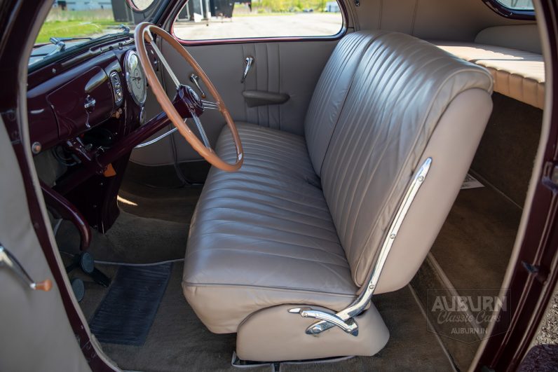 
								1939 Lincoln Zephyr V-12 Coupe full									