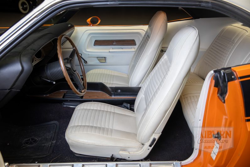 
								1970 Dodge Challenger T/A full									