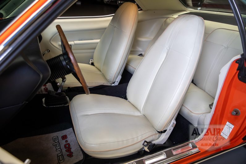 
								1971 Plymouth ‘Cuda 440-6 full									