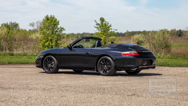 
								2002 Porsche 911 Carrera 4 full									