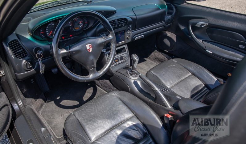 
								2002 Porsche 911 Carrera 4 full									