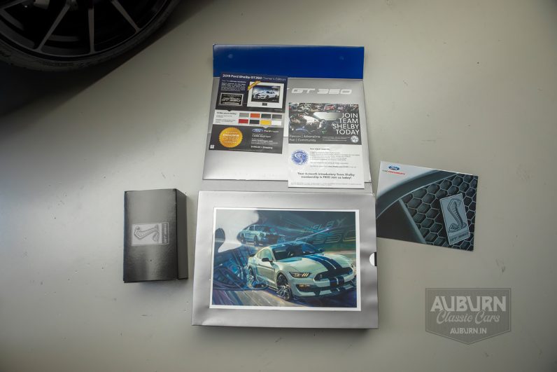 
								2015 Ford Shelby GT350 50th Anniversary full									