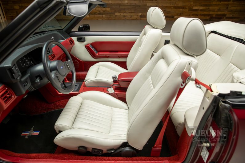 
								1989 Ford Mustang Convertible full									