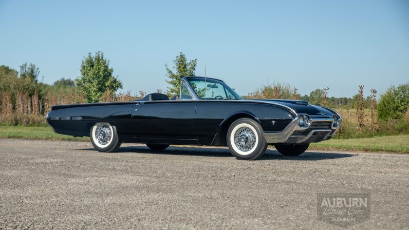 
								1962 Ford Thunderbird Sport Roadster full									