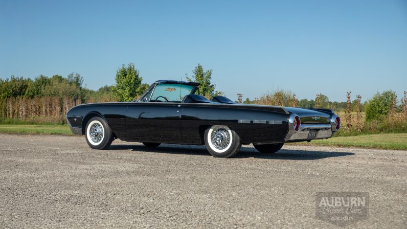 
								1962 Ford Thunderbird Sport Roadster full									