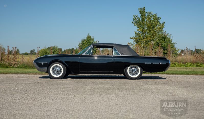 
								1962 Ford Thunderbird Sport Roadster full									