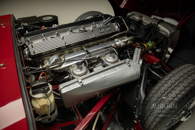 
								1970 Jaguar XKE Series II Roadster full									