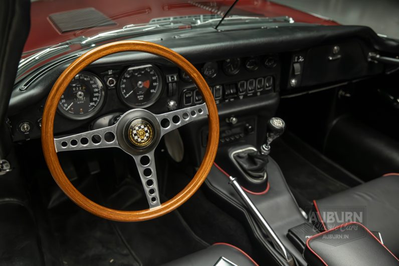 
								1970 Jaguar XKE Series II Roadster full									