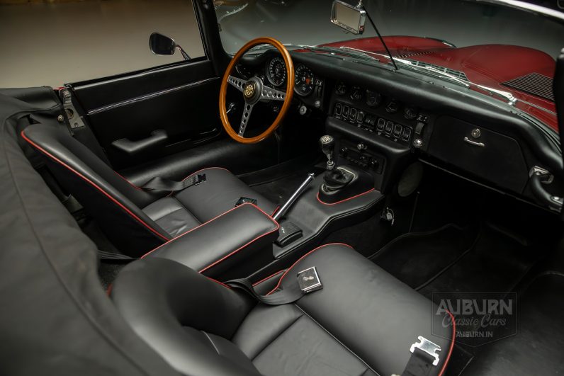 
								1970 Jaguar XKE Series II Roadster full									