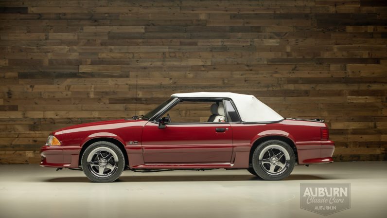 
								1989 Ford Mustang Convertible full									