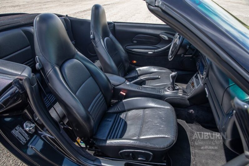 
								2002 Porsche 911 Carrera 4 full									