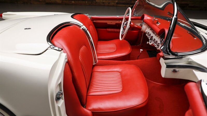 
								1953 Chevrolet Corvette full									