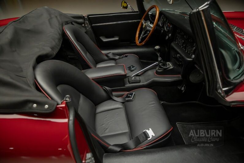 
								1970 Jaguar XKE Series II full									