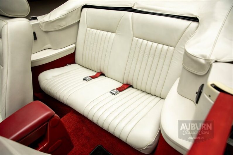 
								1989 Ford Mustang full									