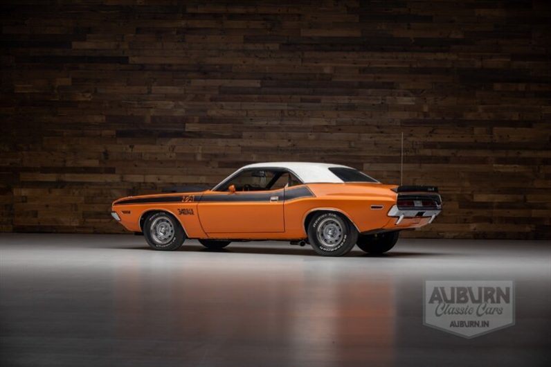 
								1970 Dodge Challenger T/A full									