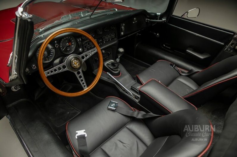 
								1970 Jaguar XKE Series II full									