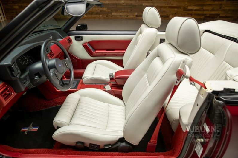 
								1989 Ford Mustang full									