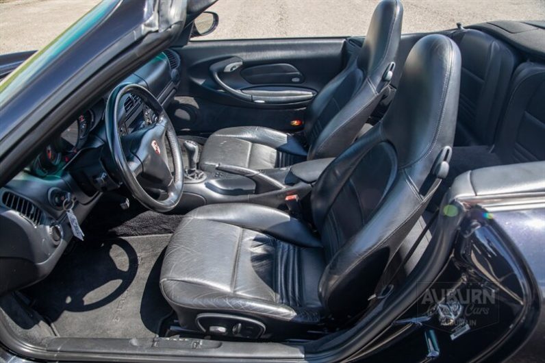 
								2002 Porsche 911 Carrera 4 full									