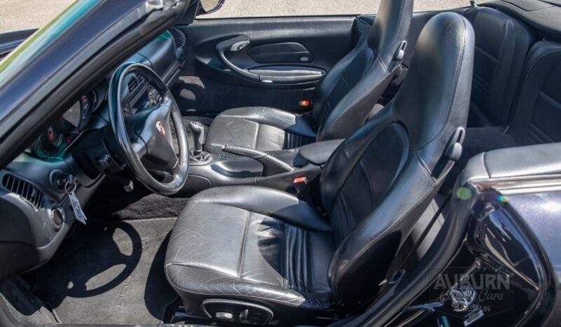 
								2002 Porsche 911 Carrera 4 full									