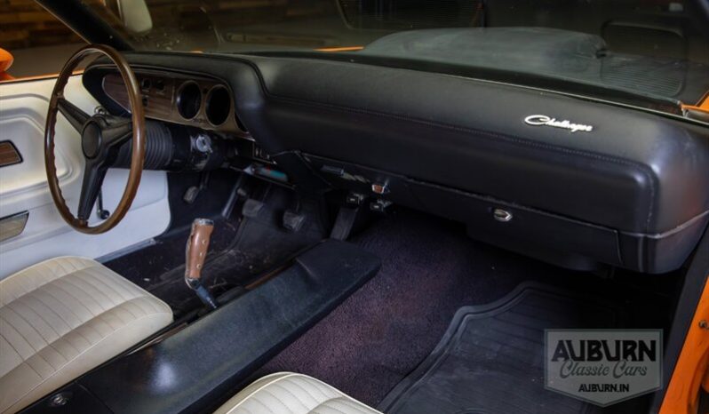 
								1970 Dodge Challenger T/A full									