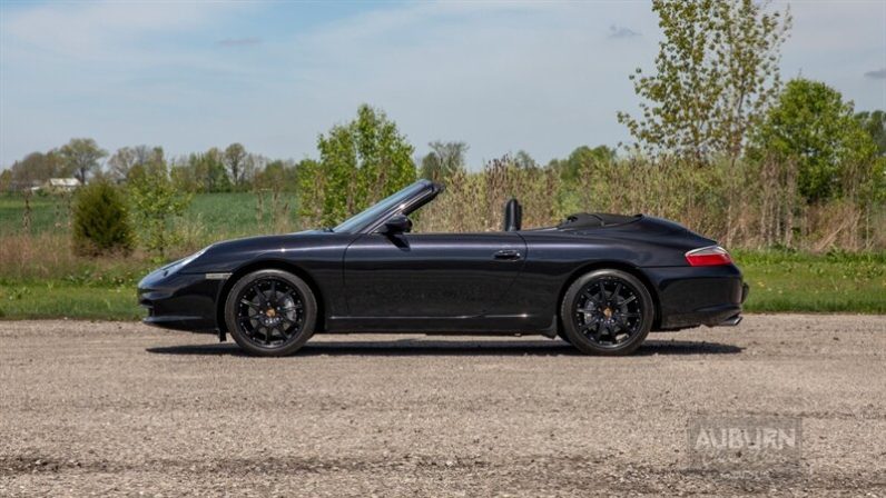 
								2002 Porsche 911 Carrera 4 full									