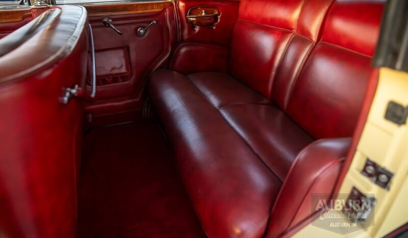 
								1932 Pierce-Arrow Eight Model 54 full									