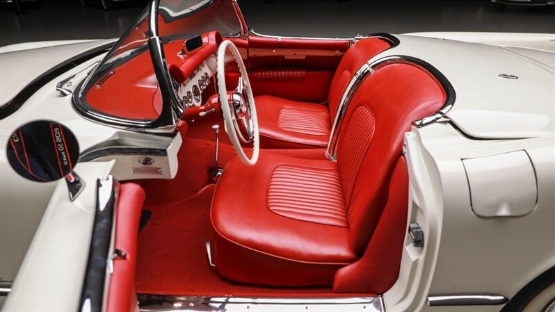 
								1953 Chevrolet Corvette full									