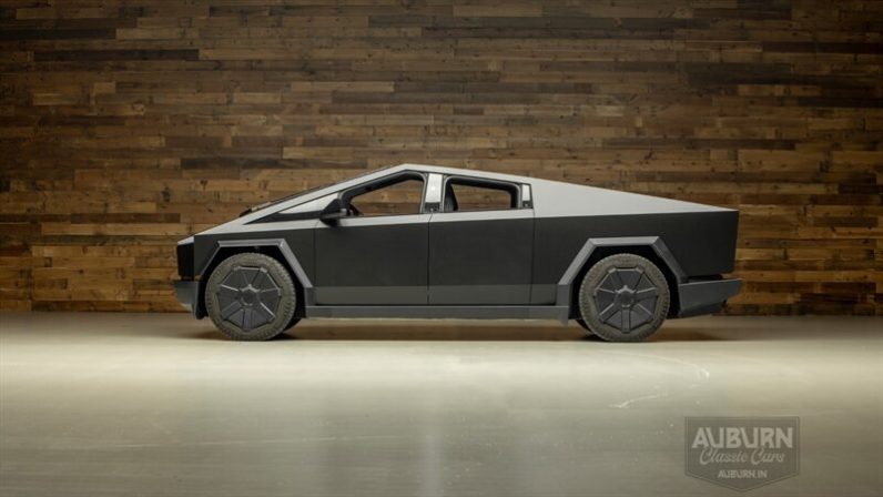 
								2024 Tesla Cybertruck Foundation Series full									