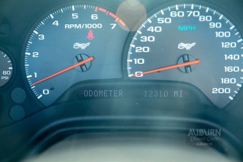 
								2003 Chevrolet Corvette 50th Anniversary Edition full									