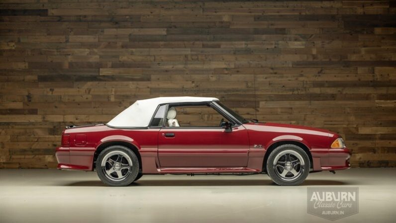 
								1989 Ford Mustang full									