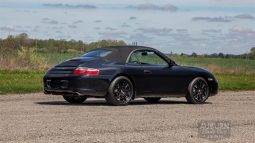 
										2002 Porsche 911 Carrera 4 full									