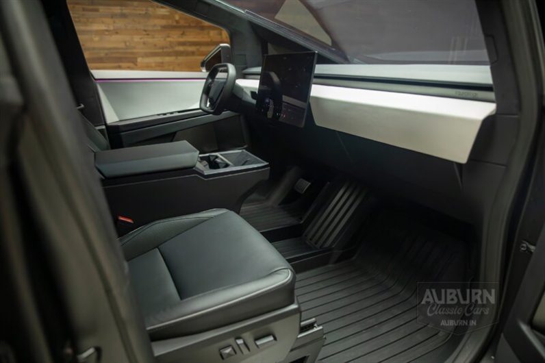 
								2024 Tesla Cybertruck Foundation Series full									