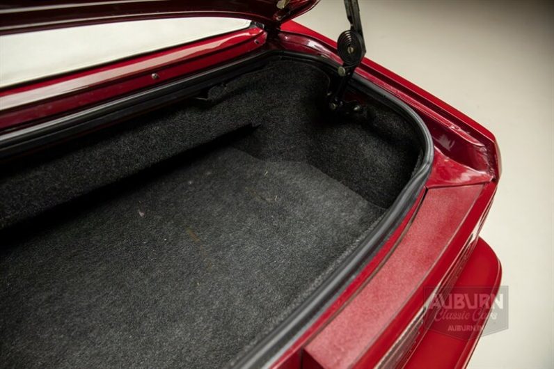 
								1989 Ford Mustang full									