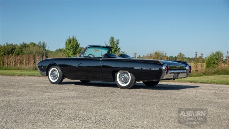 
								1962 Ford Thunderbird Sport full									