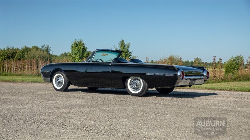 
								1962 Ford Thunderbird Sport full									