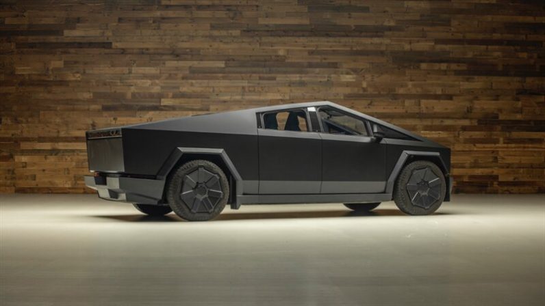 2024 Tesla Cybertruck