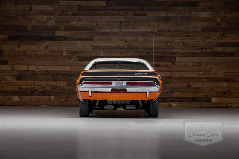 
								1970 Dodge Challenger T/A full									