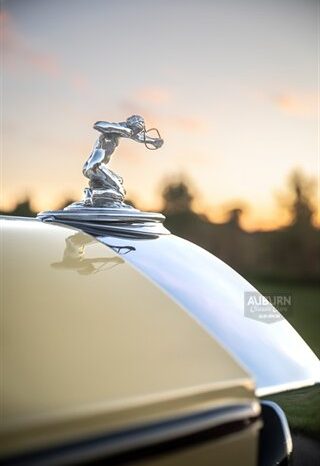 
								1932 Pierce-Arrow Eight Model 54 full									