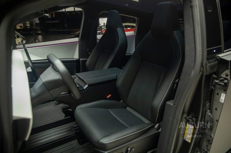 
								2024 Tesla Cybertruck Foundation Series full									