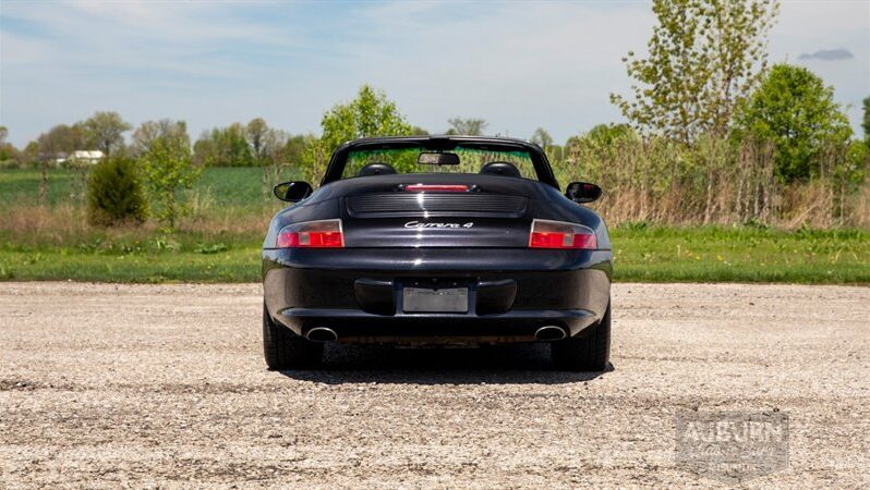 
								2002 Porsche 911 Carrera 4 full									