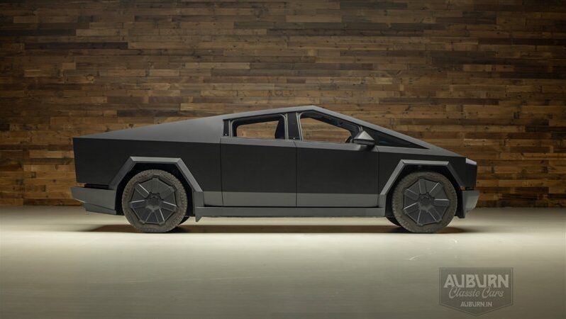 
								2024 Tesla Cybertruck Foundation Series full									