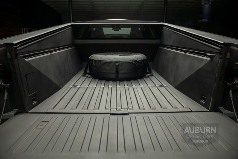 
								2024 Tesla Cybertruck Foundation Series full									