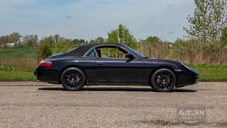 
								2002 Porsche 911 Carrera 4 full									
