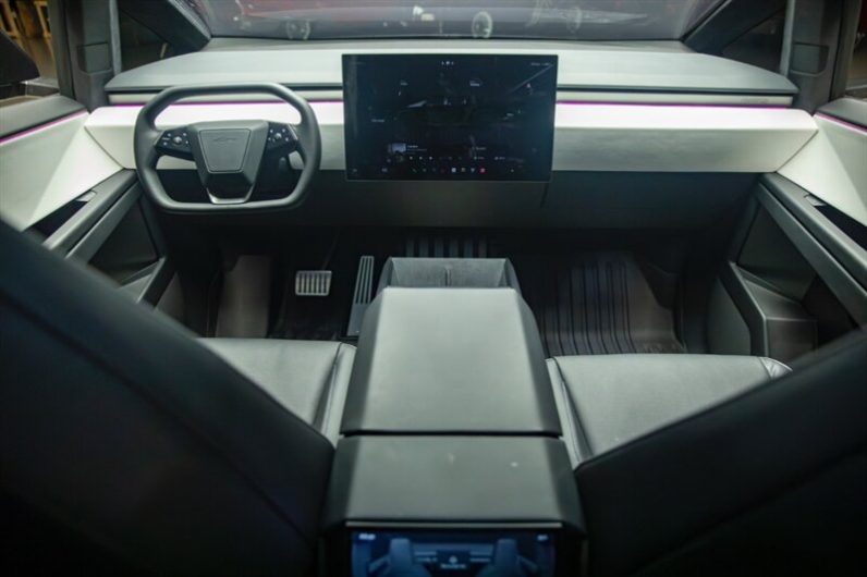 2024 Tesla Cybertruck